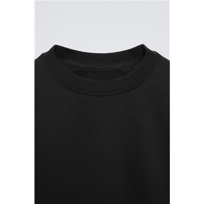 PLAIN HOODIE WITH EMBROIDERED DETAIL