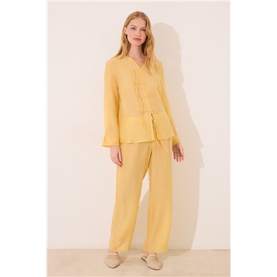 Pijama camisero largo satén amarillo