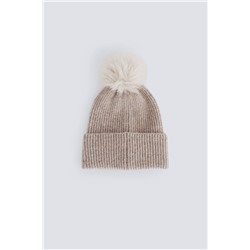 Gorro punto pompón