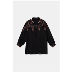 Blusa boho pompones