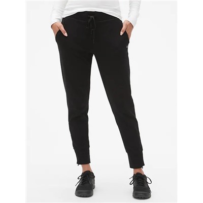 GapFit Active Joggers in Jersey