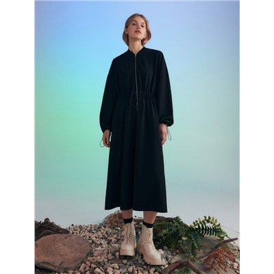 Kleid im sportlichen Stil