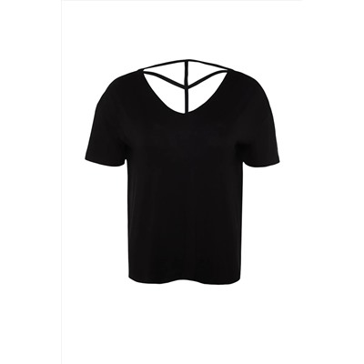 Siyah Yaka Detaylı Örme T-Shirt TBBSS22TS0877