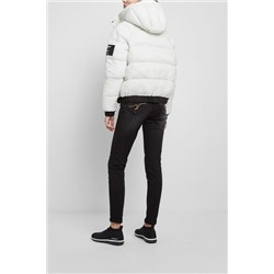 Chaqueta corta acolchada capucha