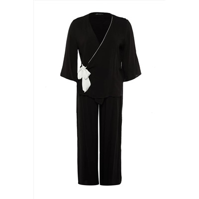 Siyah Kruvaze Yaka Bağlamalı Dokuma Pijama Takımı TBBAW23AI00032