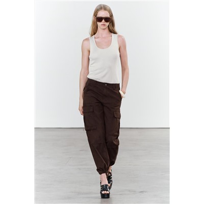 SLEEVELESS RIBBED TOP