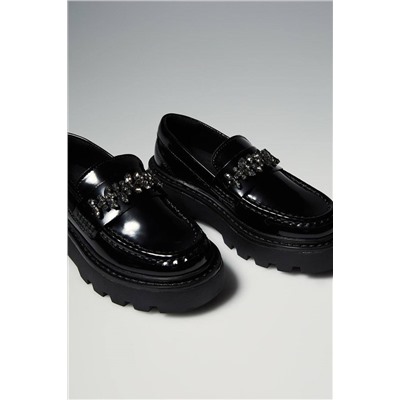 ZARA  😍 официальный сайт⚡️ лакированные лоферы    для маленьких модниц со  скидкой  44🛍    ✅Цвет: на фото     ✅Материал: pu