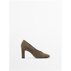 Split suede heeled shoes
