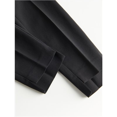 Zigarettenhose mit elastischem Bund