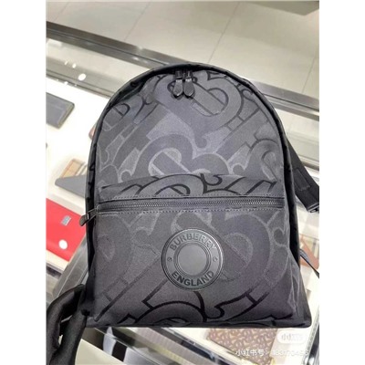 Новинка!  Удобный вместительный рюкзак  Burberr*y