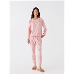 LC Waikiki Bisiklet Yaka Nakışlı Uzun Kollu Kadife Kadın Pijama Takımı, LCW DREAM                                            
                                            Bisiklet Yaka Nakışlı Uzun Kollu Kadife Kadın Pijama Takımı