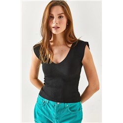 Olalook Kadın Siyah Omuzu Vatka Efektli Crop Triko Bluz BLZ-19002347