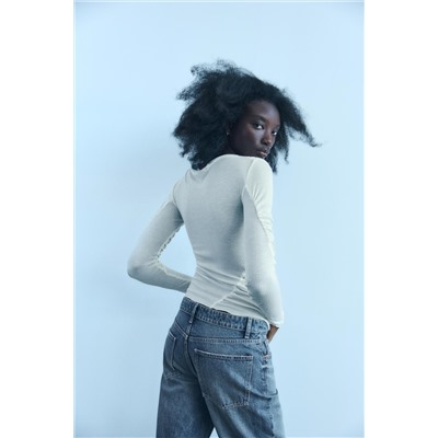 GATHERED HIGH NECK T-SHIRT