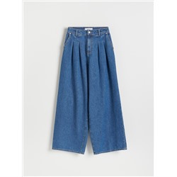 Jeans mit sehr weitem Bein
