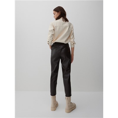 Jogpants aus Kunstleder