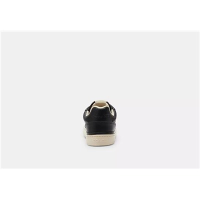 Clip Court Low Top Sneaker In Signature Canvas
