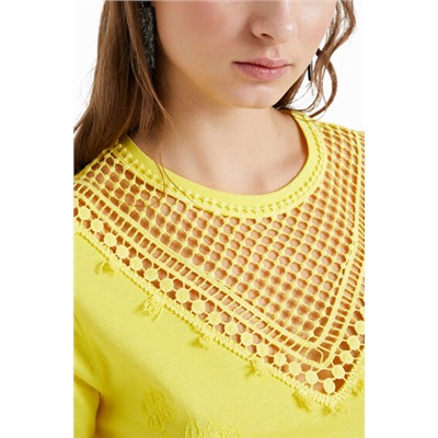Camiseta bordado pico frontal