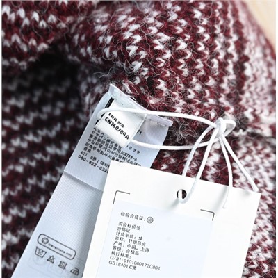 Жилет-свитер в жаккардовую клетку с контрастным узором  CO*S