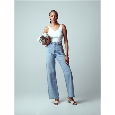 Jeans mit weitem Bein und Cut-outs an der Hüfte
