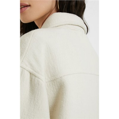 Chaqueta bolsillos bordados