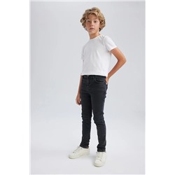 Defacto Erkek Çocuk Slim Fit Dar Paça Jean Pantolon A7729A823WN