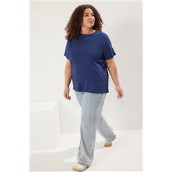 Lacivert Boyfriend Fit Yanda Çıt Çıt Detaylı %100 Pamuk Örme Büyük Beden T-shirt TBBSS24BF00000