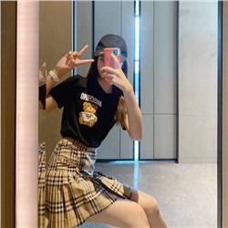 Проверенная футболка Moschino 🐻  Она абалденная!!! Много раз девочки заказывали 🔥🔥🔥   Мишка махровый и очень приятный на ощуп  Материал: хлопок