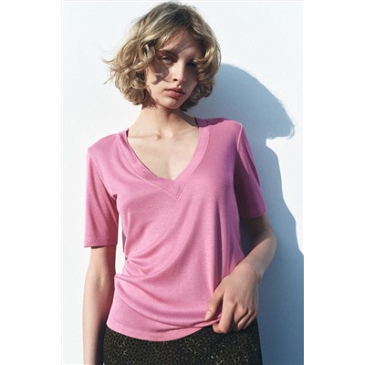 FLOWING V-NECK T-SHIRT