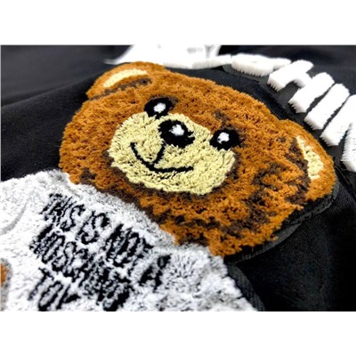 Проверенная футболка Moschino 🐻  Она абалденная!!! Много раз девочки заказывали 🔥🔥🔥   Мишка махровый и очень приятный на ощуп  Материал: хлопок