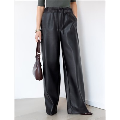 Широкие кожаные брюки-трубы с поясом