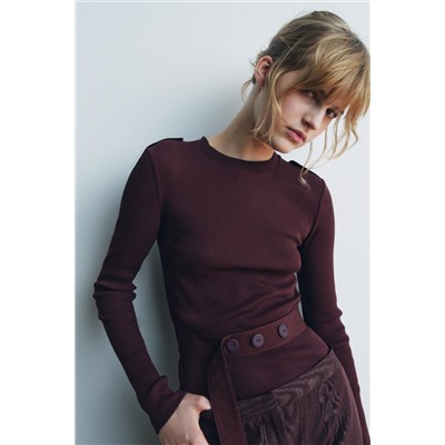 RIBBED BELTED T-SHIRT
