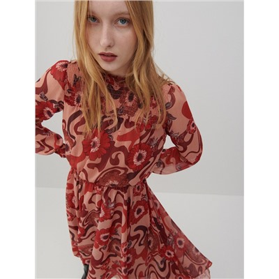 Gemustertes kleid