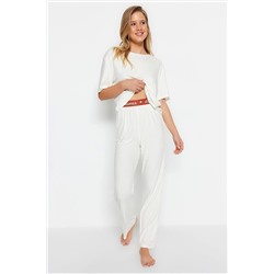 TRENDYOLMİLLA Ekru Baskılı Lastik Detaylı Fitilli Örme Pijama Takımı THMSS21PT1016