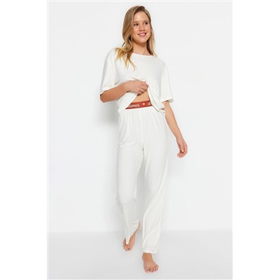 TRENDYOLMİLLA Ekru Baskılı Lastik Detaylı Fitilli Örme Pijama Takımı THMSS21PT1016