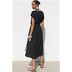 FLOWING DRESS WITH BELT