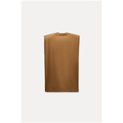 TOP WITH PADDED SHOULDERS AND LABEL