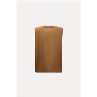 TOP WITH PADDED SHOULDERS AND LABEL