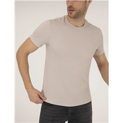 Bej Slim Fit Dokulu Bisiklet Yaka Tişört