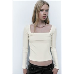 SQUARE NECKLINE T-SHIR