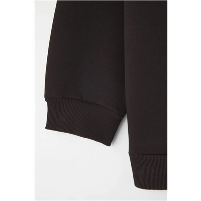 Siyah Oversize/Rahat Kesim Basic Bisiklet Yaka Kalın/İçi polarlı Örme Sweatshirt TBBAW25AO00008