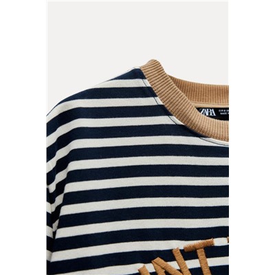 CAMISETA RAYAS TEXTO BORDADO
