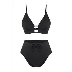 TRENDYOLMİLLA Siyah Üçgen Yüksek Bel Regular Bikini Takımı TBESS25BT00170