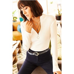 Olalook Kadın Ekru Balıkçı Yaka Siyah Fermuarlı Likralı Bluz BLZ-19001155