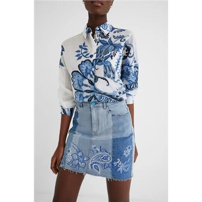 Falda corta vaquera paisley