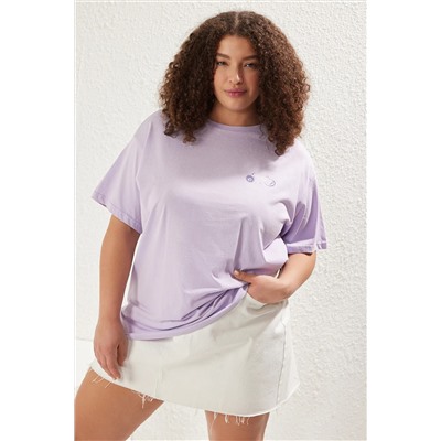 Mor Yıkamalı Sırt Baskılı Geniş Kalıp %100 Pamuk Örme bÜyük Beden Tshirt TBBSS25BF00006
