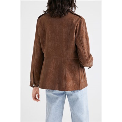 Chaqueta recta bolsillos