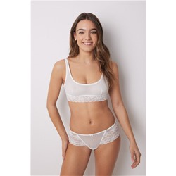 Braga brasileña ancha encaje marfil
