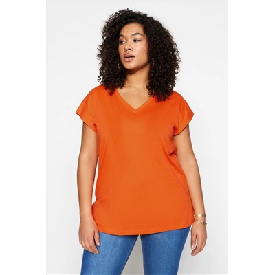 Turuncu Boyfriend V Yaka Yırtmaçlı %100 Pamuk Örme T-Shirt TBBSS22BF0036
