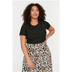 Siyah Crop Bisiklet Yaka Örme Büyük Beden T-Shirt TBBSS22TS2107