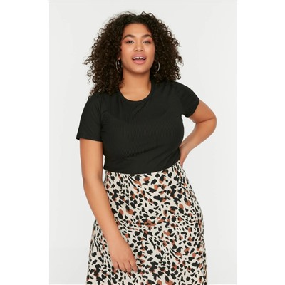 Siyah Crop Bisiklet Yaka Örme Büyük Beden T-Shirt TBBSS22TS2107
